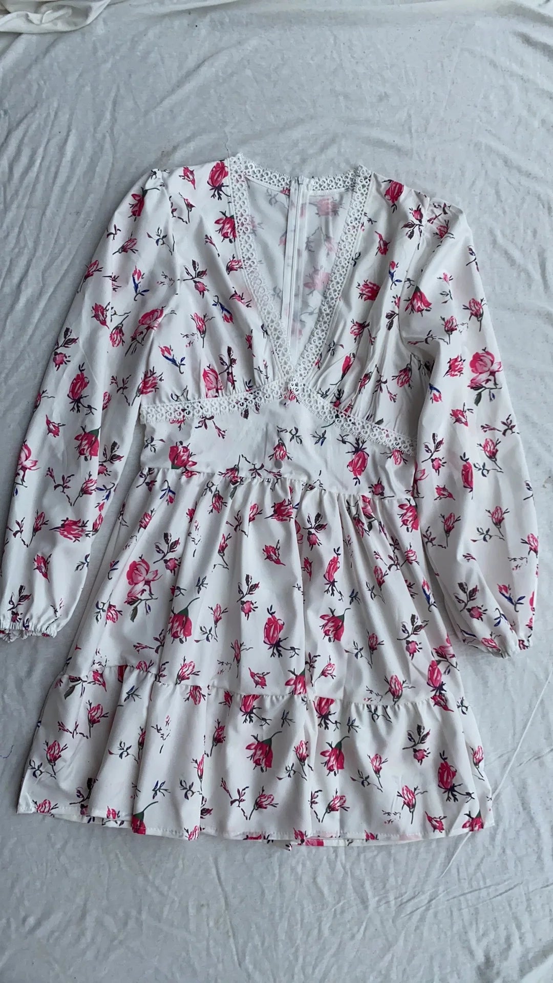 2025 Spring Women's Floral Lace Dress: Vintage - Inspired V - Neck Mini with Cinched Waist & Tencel Blend for Garden Parties - PratSN
