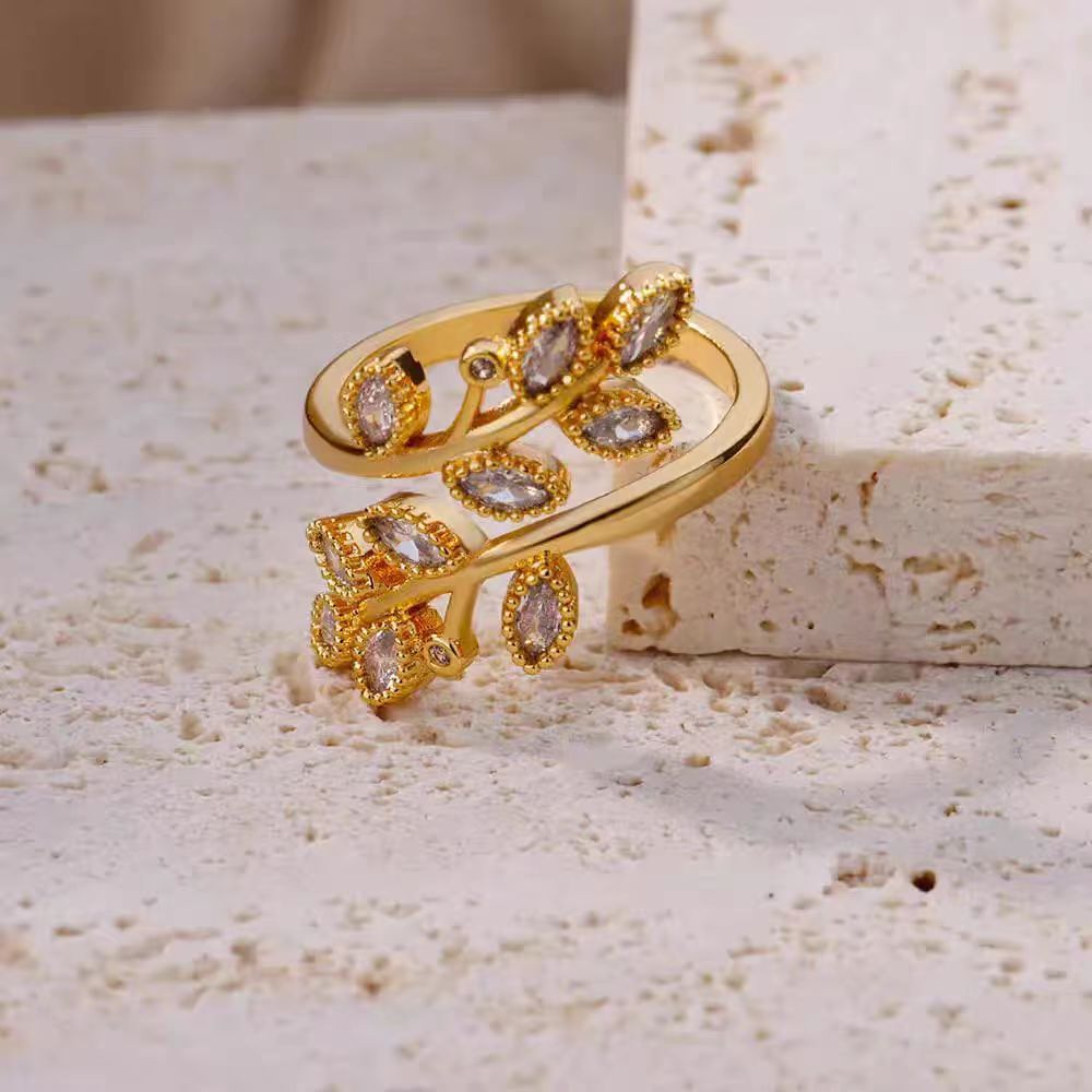 Graceful And Fashionable Personalized Leaf Ring For Women - PratSN