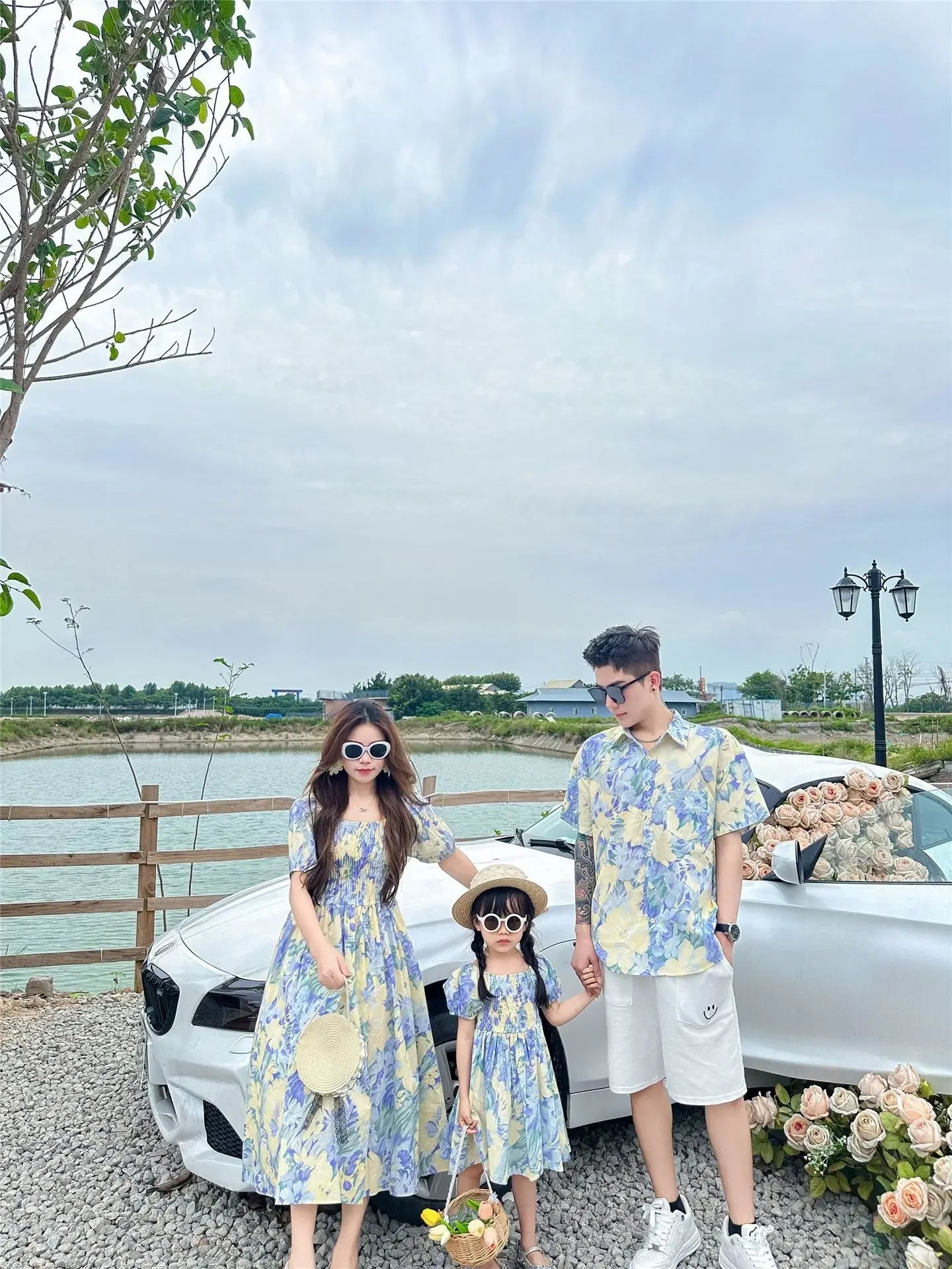 Holiday Look Family MatchingSon Floral Shirts Sister Brother Twins Clothing Clothes Vacation Mom Daughter Girls Smock Dress Dad - PratSN