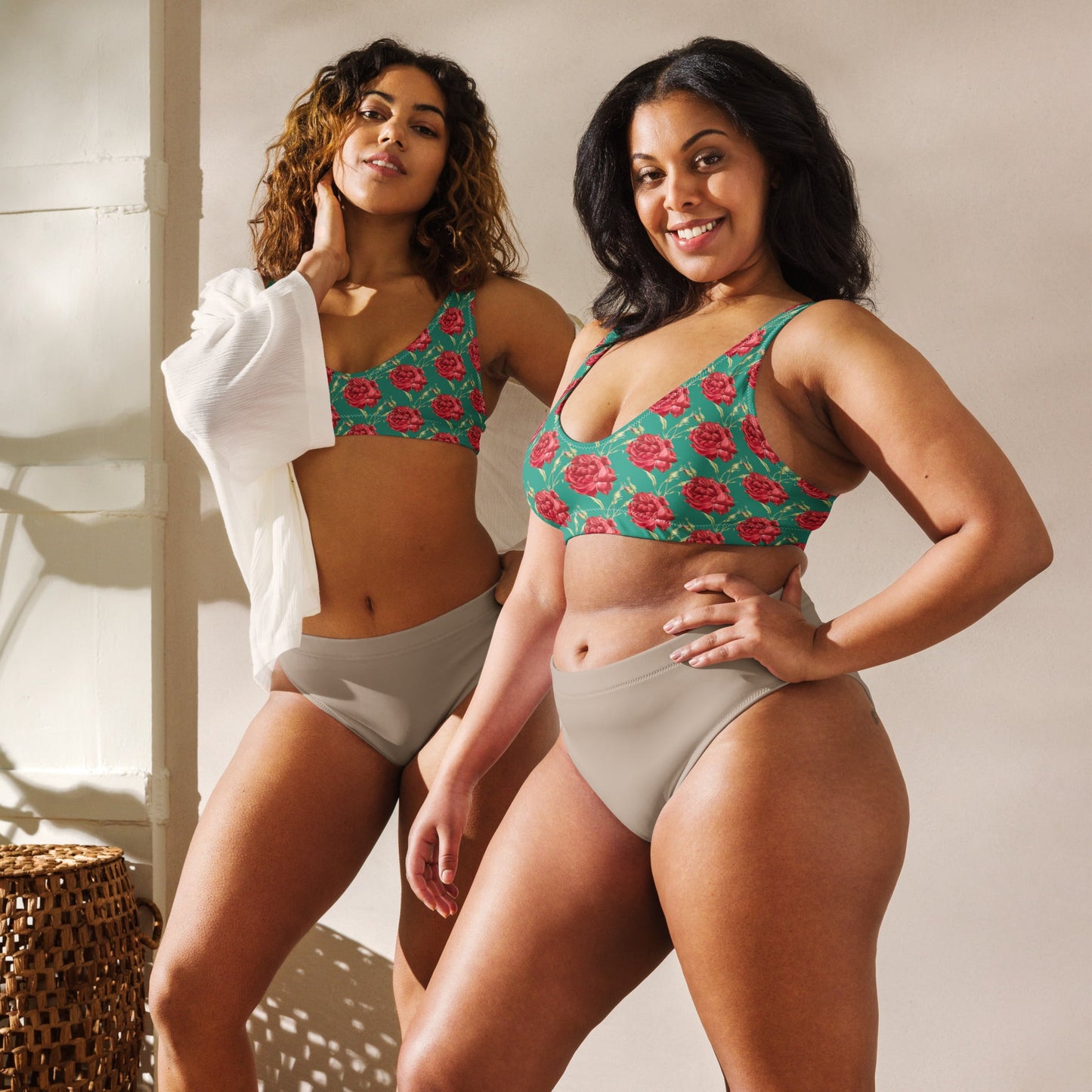 Women's padded bikini top' Red Roses swimwear, classic beach dress - PratSN
