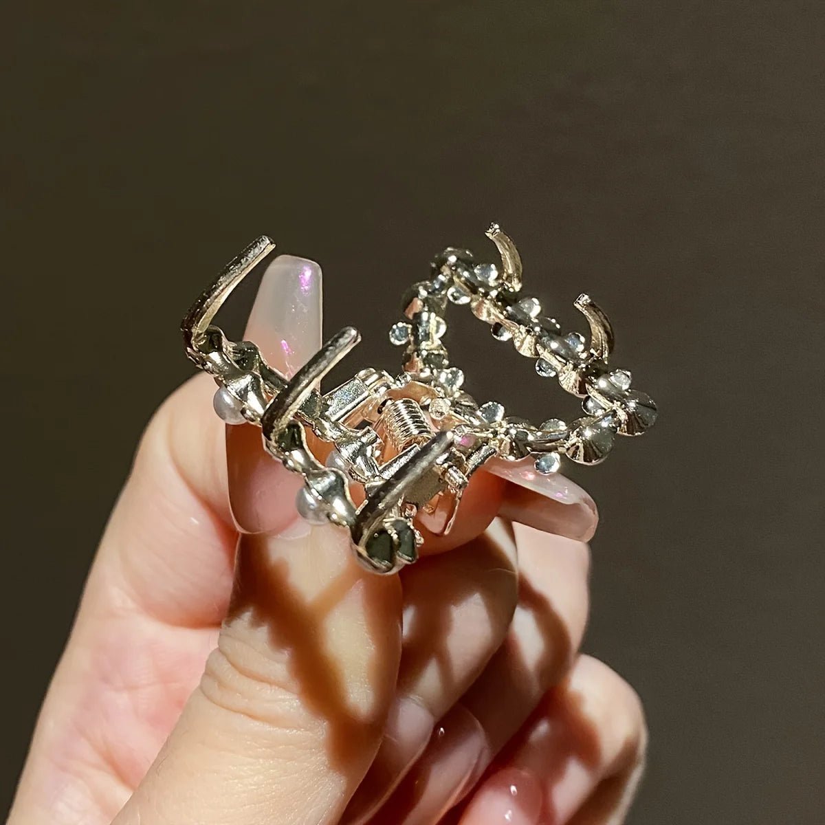 10 Girls' Hair Accessories with Multi - Color Elegant Bangs and Side Hair Claws - PratSN