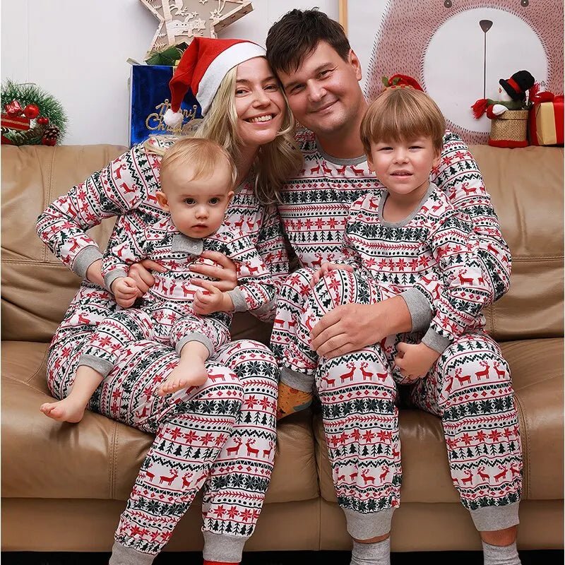 2025 Christmas Family Matching Pajamas New Year Xmas Father Mother Kids Baby Clothes Set Dad Mom And Daughter Son Pyjamas Outfit - PratSN
