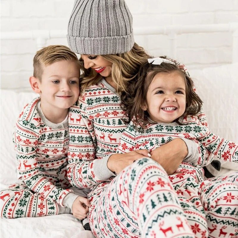 2025 Christmas Family Matching Pajamas New Year Xmas Father Mother Kids Baby Clothes Set Dad Mom And Daughter Son Pyjamas Outfit - PratSN