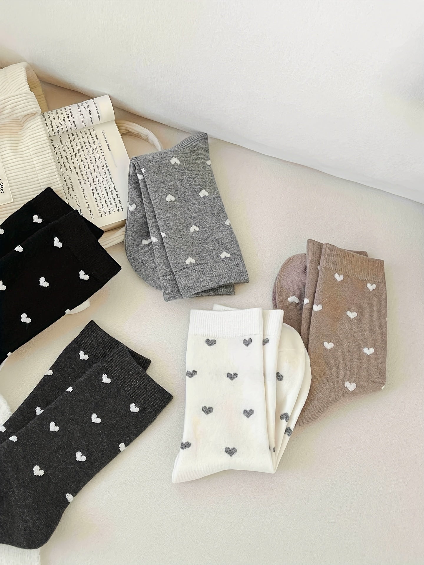 5 Pairs Of High Quality Women'S Growth Socks Heart Print, Polyester And Nylon Blend, Knitted Fabric, Casual Fashion, Deodorant, Cute, No Ironing, The Perfect Choice For Gifts - PratSN