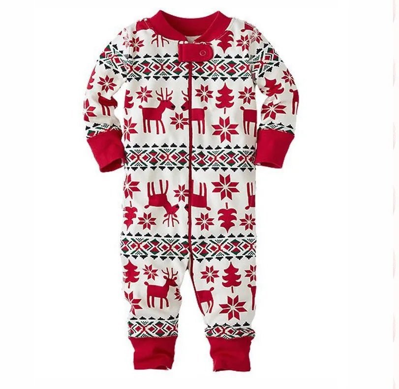 A family of three and four European and American long - sleeved moose print Christmas family pajamas - PratSN