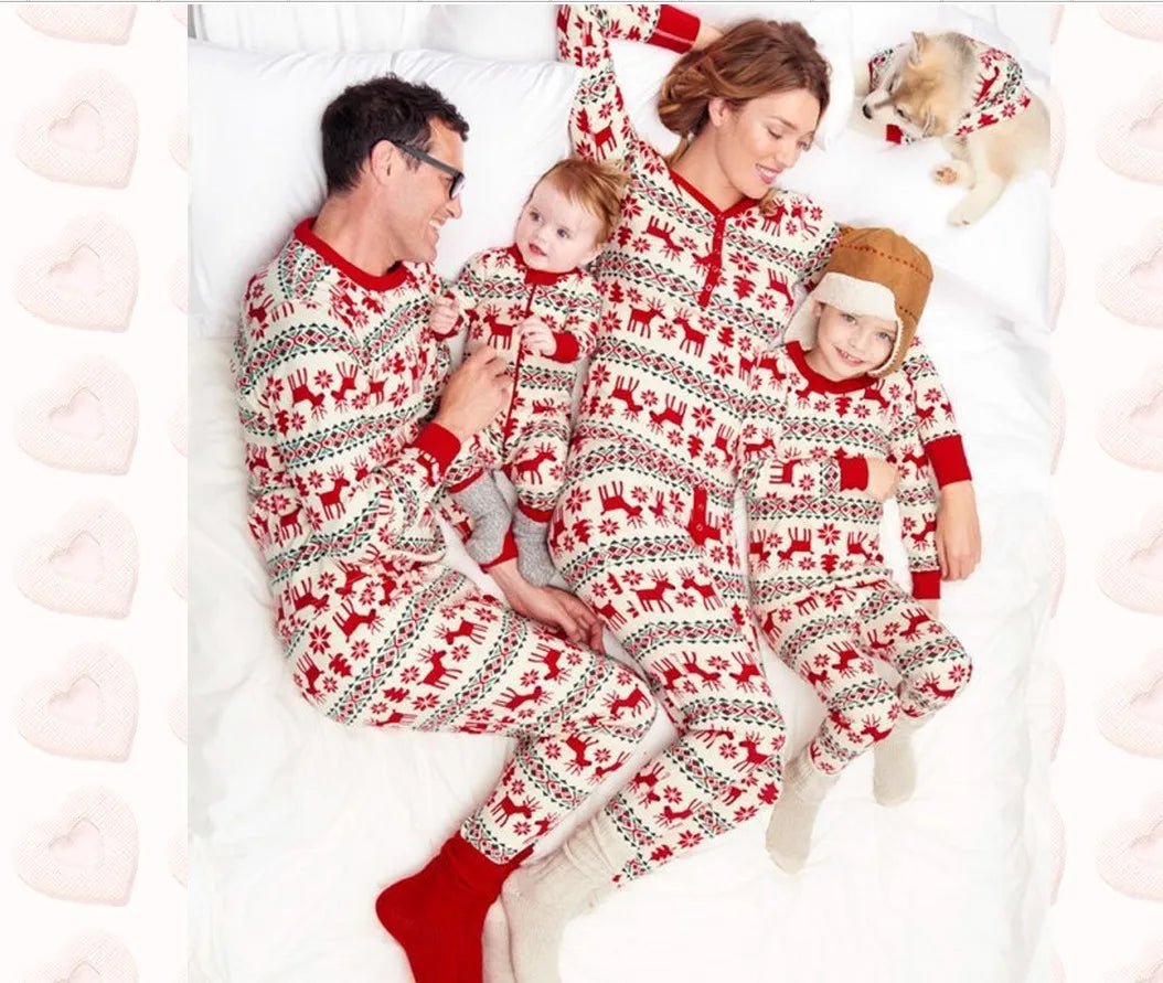 A family of three and four European and American long - sleeved moose print Christmas family pajamas - PratSN