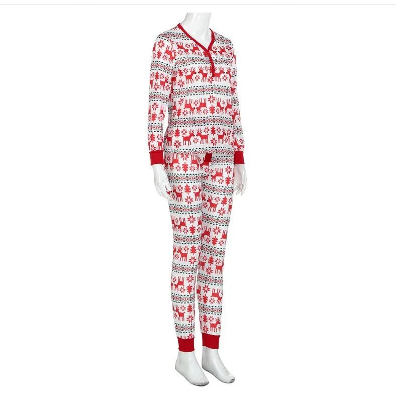 A family of three and four European and American long - sleeved moose print Christmas family pajamas - PratSN