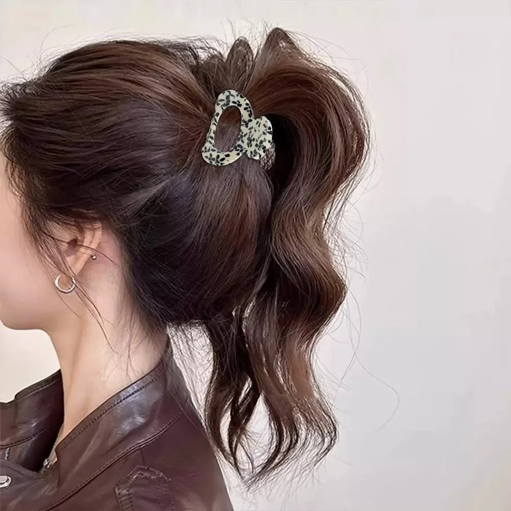 Elegant Sweet Small Oval Hair Claw Clip for Women Secure Grip Hair Accessories Ponytails Cute Hair Clips Sophisticated Style - PratSN