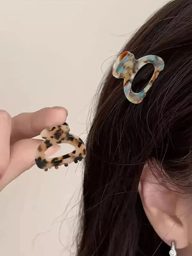 Elegant Sweet Small Oval Hair Claw Clip for Women Secure Grip Hair Accessories Ponytails Cute Hair Clips Sophisticated Style - PratSN