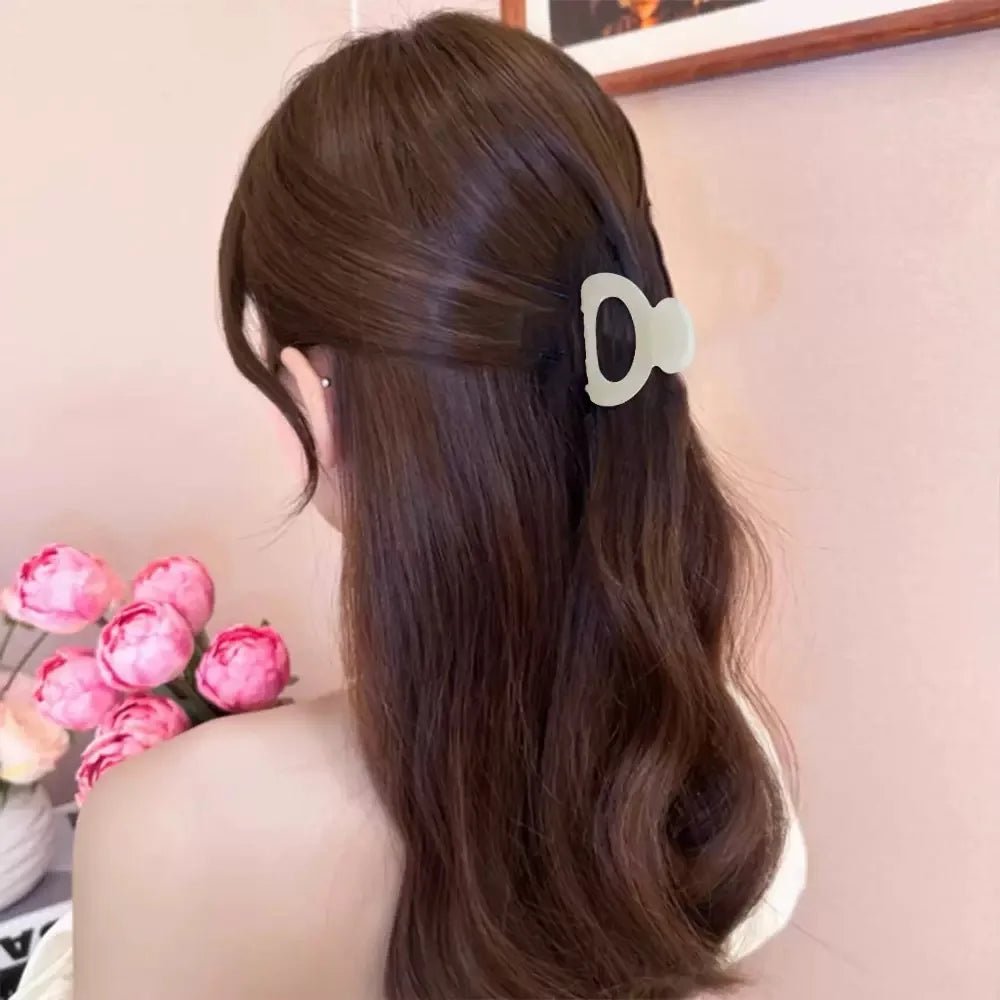 Elegant Sweet Small Oval Hair Claw Clip for Women Secure Grip Hair Accessories Ponytails Cute Hair Clips Sophisticated Style - PratSN