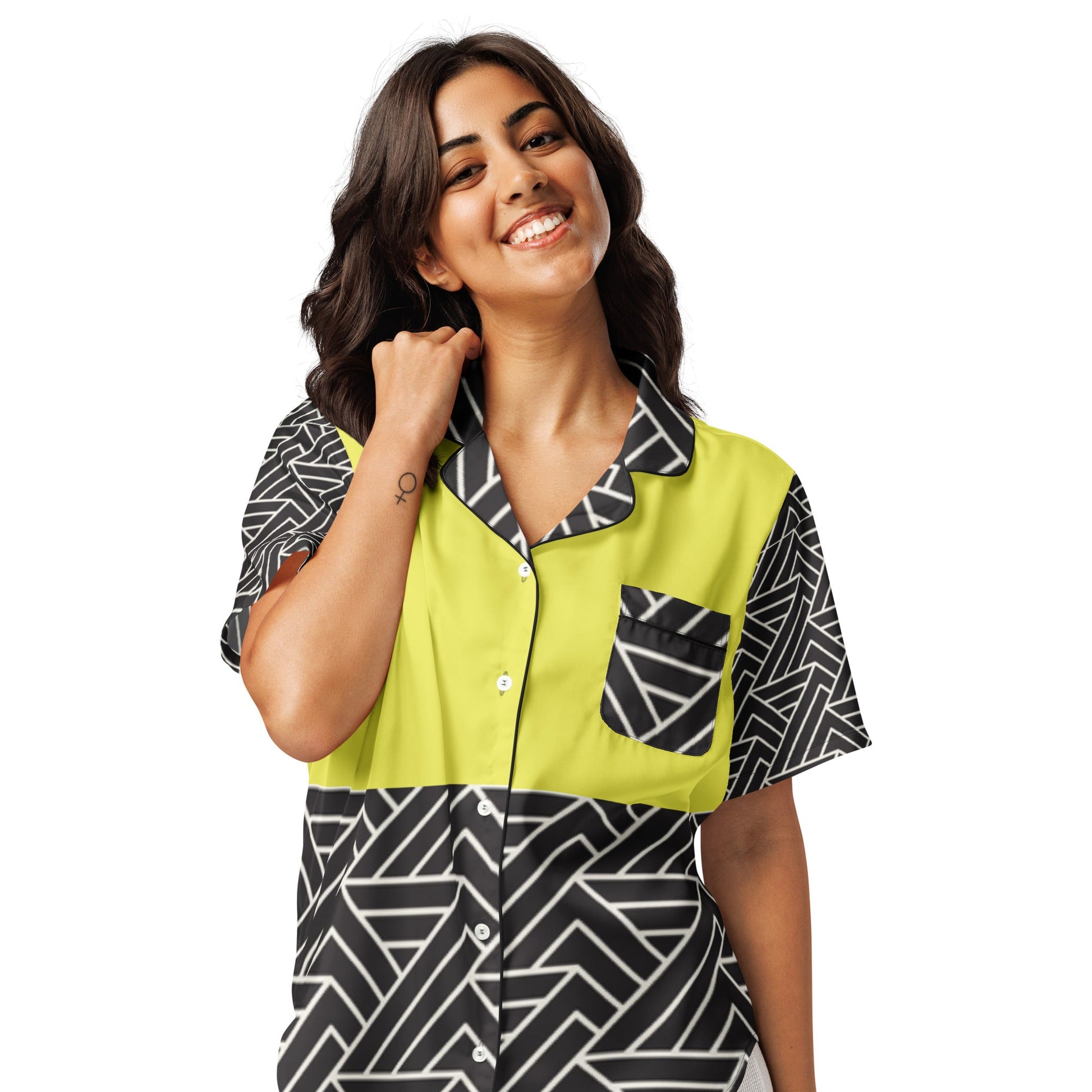 Paris daisy yellow and black color all - over print women’s short sleeve pajama top - PratSN