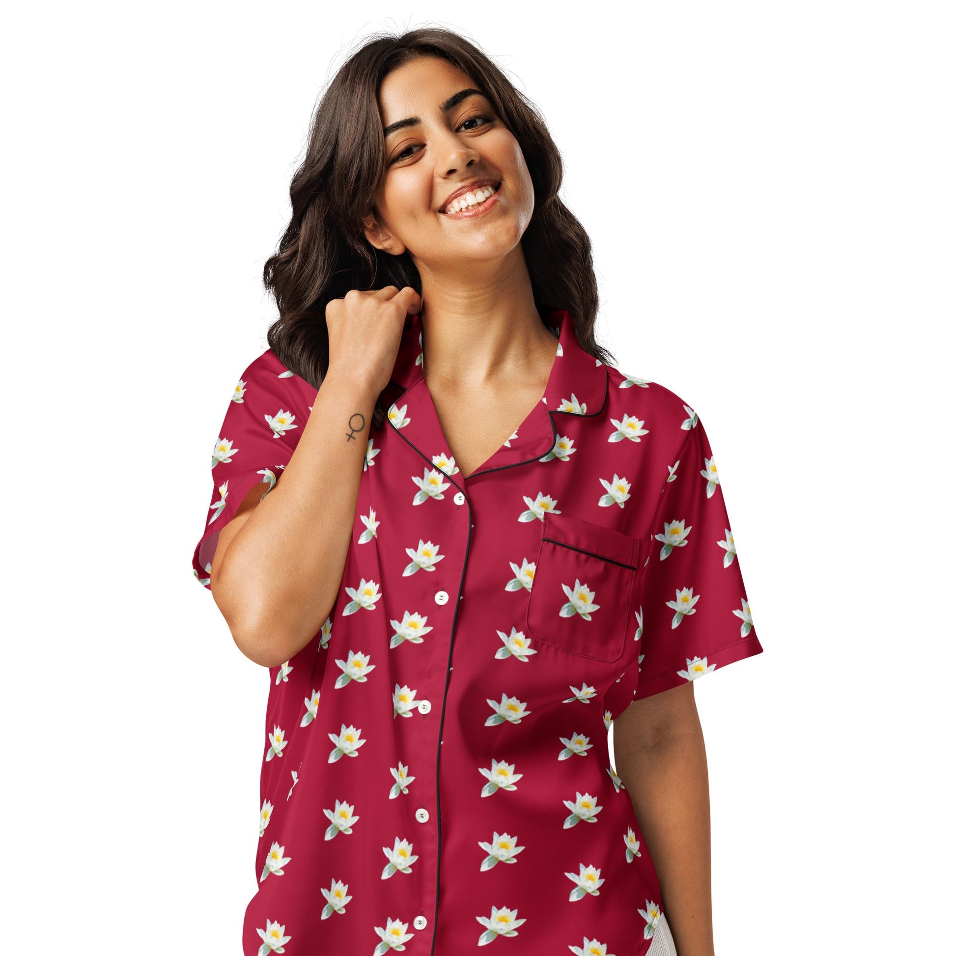 Water lily and carmine color floral all - over print women’s short sleeve pajama top - PratSN