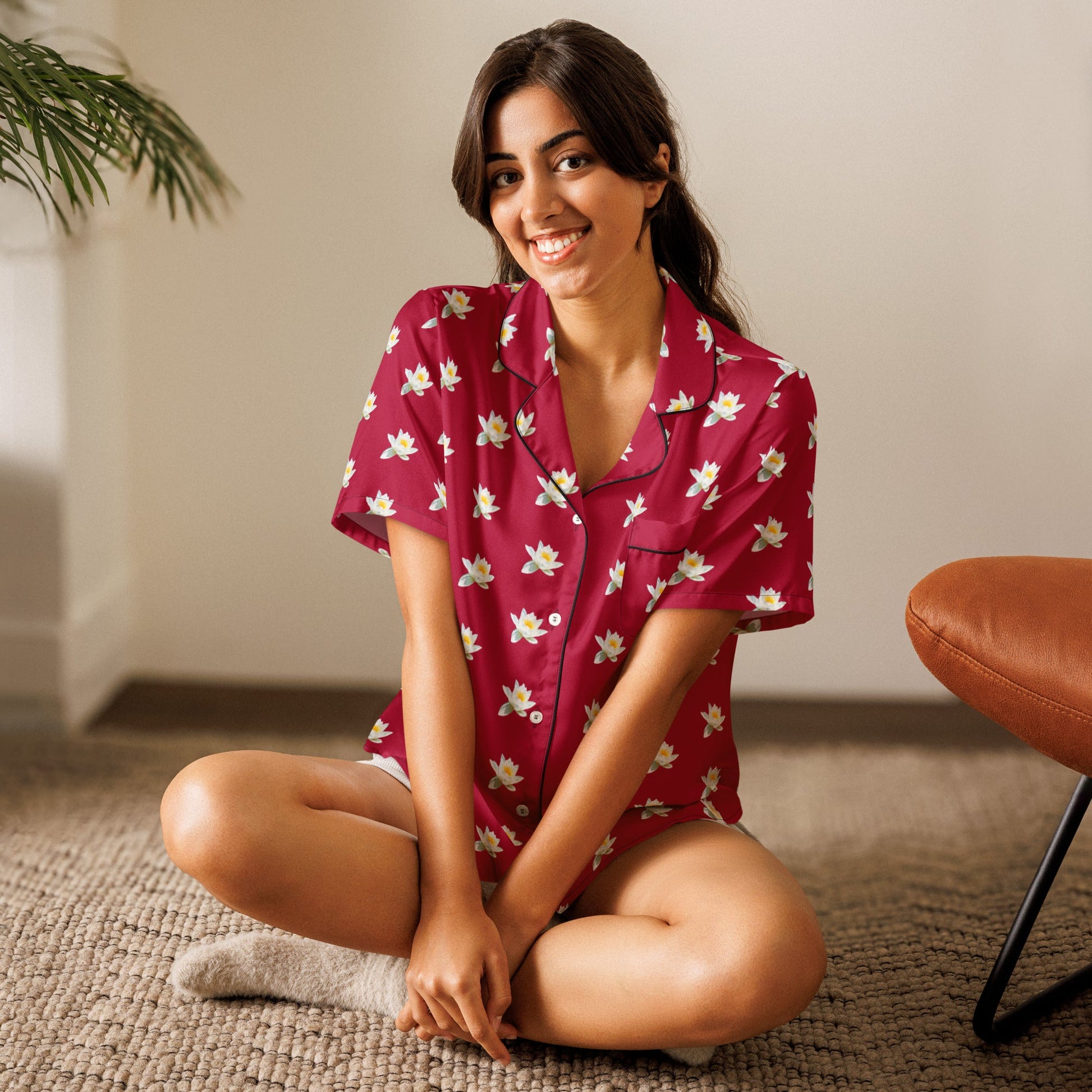 Water lily and carmine color floral all - over print women’s short sleeve pajama top - PratSN