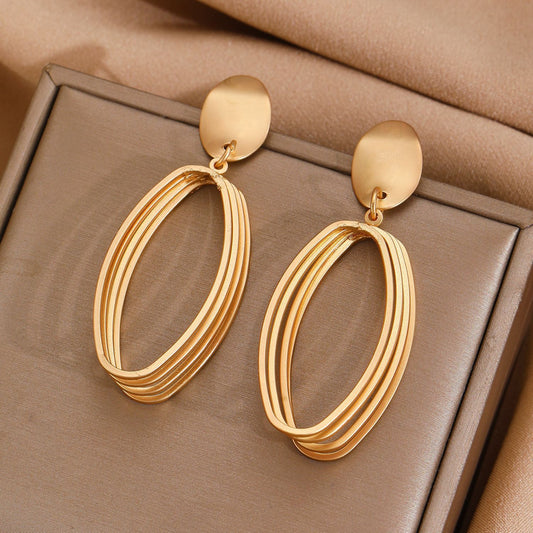 Women's Fashion: Oval Hoop Earrings - PratSN