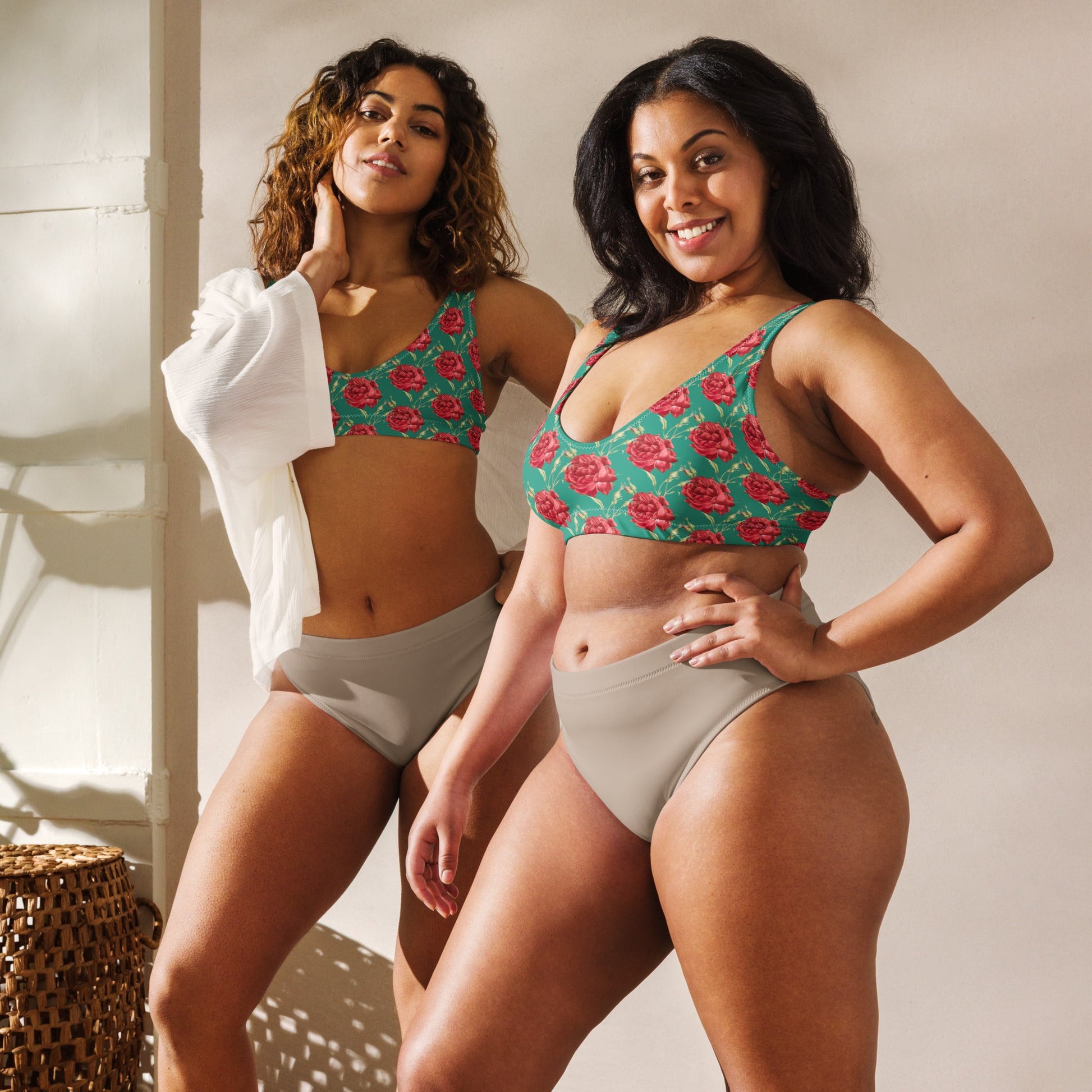 Women's padded bikini top' Red Roses swimwear, classic beach dress - PratSN