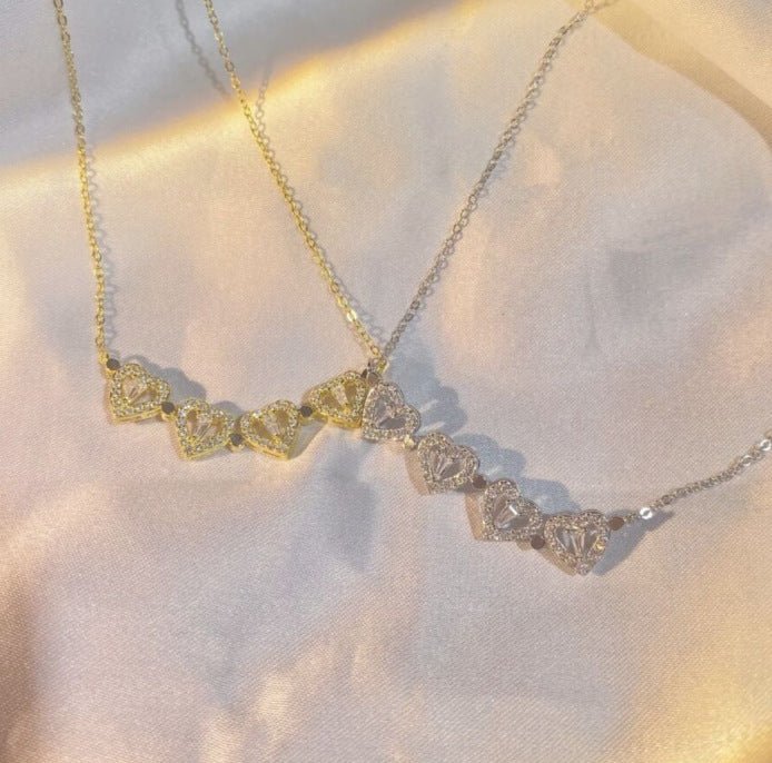Women's Retro Magnetic Folding Heart Shaped Four Leaf Clover Pendant Necklace - PratSN